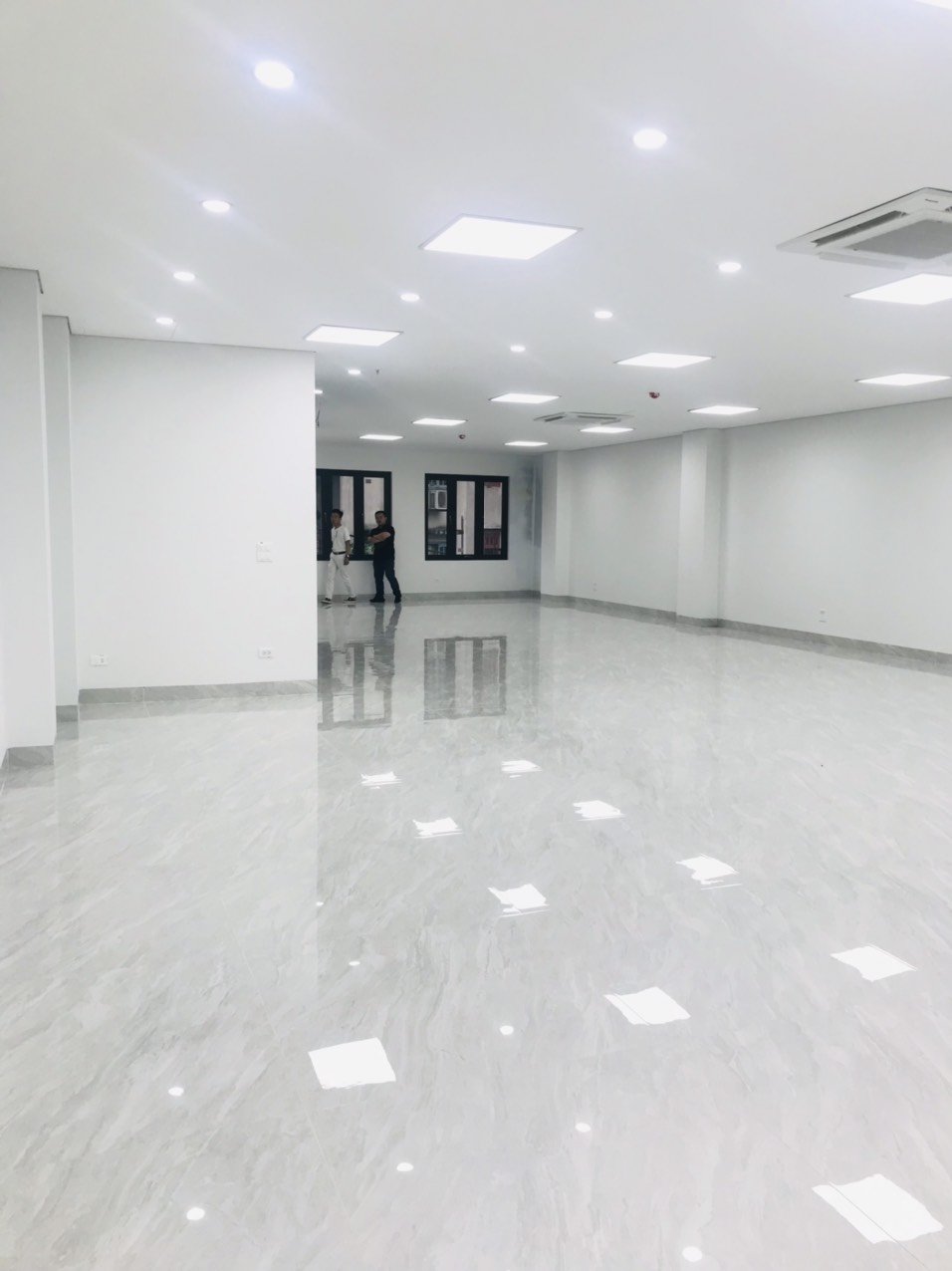 Cho thuê Văn phòng tại Vũ Trọng Khánh, Mỗ Lao,  sàn thông đẹp - Mới 100%, trang thiết bị hiện đại 2