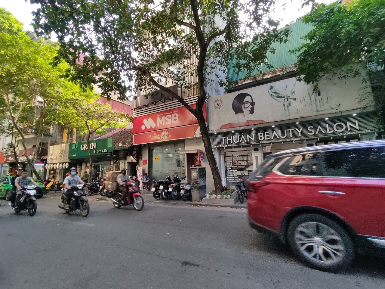 Nhà mặt phố Nguyễn Đình Thi mặt tiền 16m cho thuê