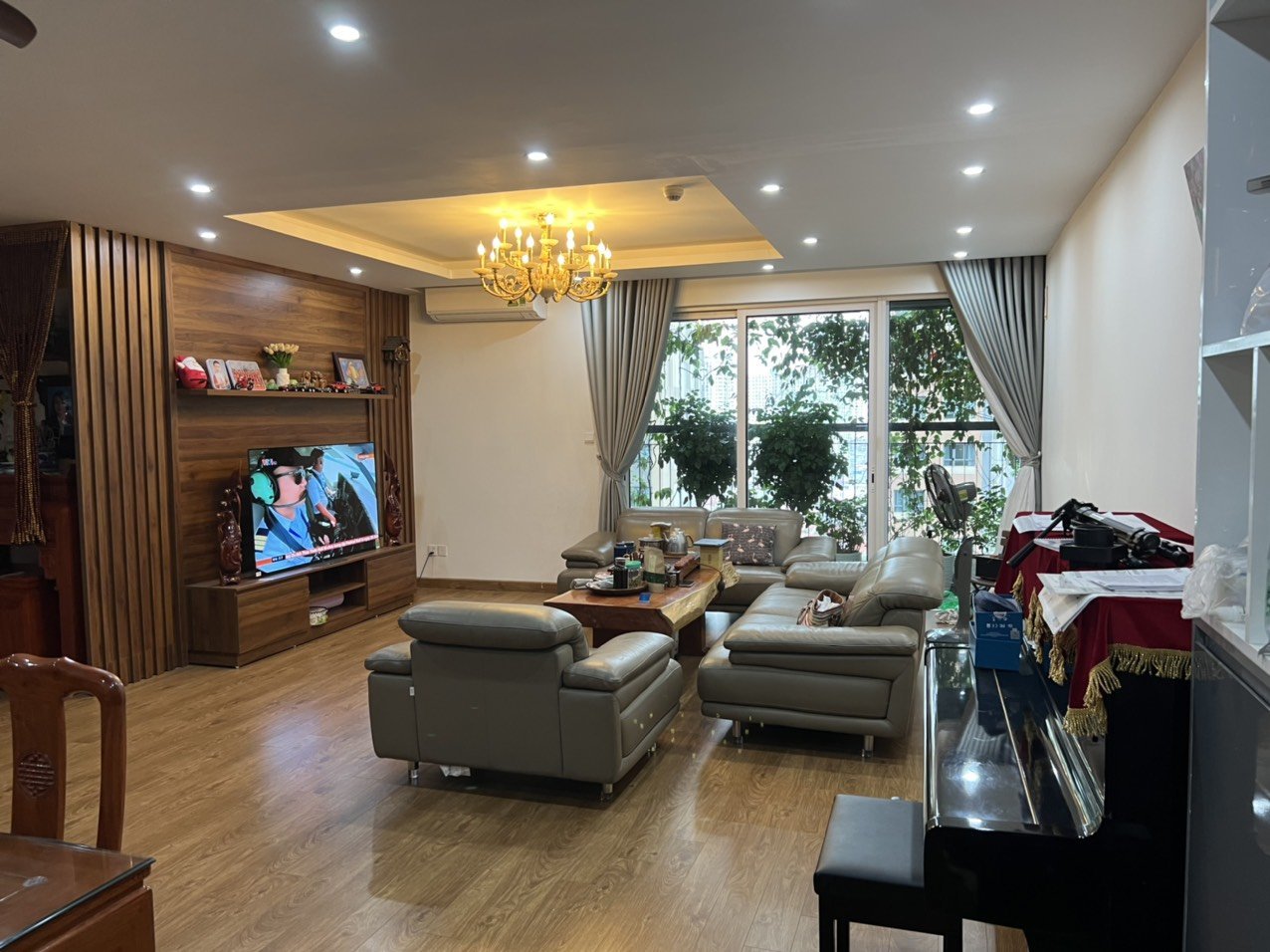 Bán gấp trong 3 ngày căn Seasons Avenue 3PN  toà s4, bao thuế phí, slot oto 2