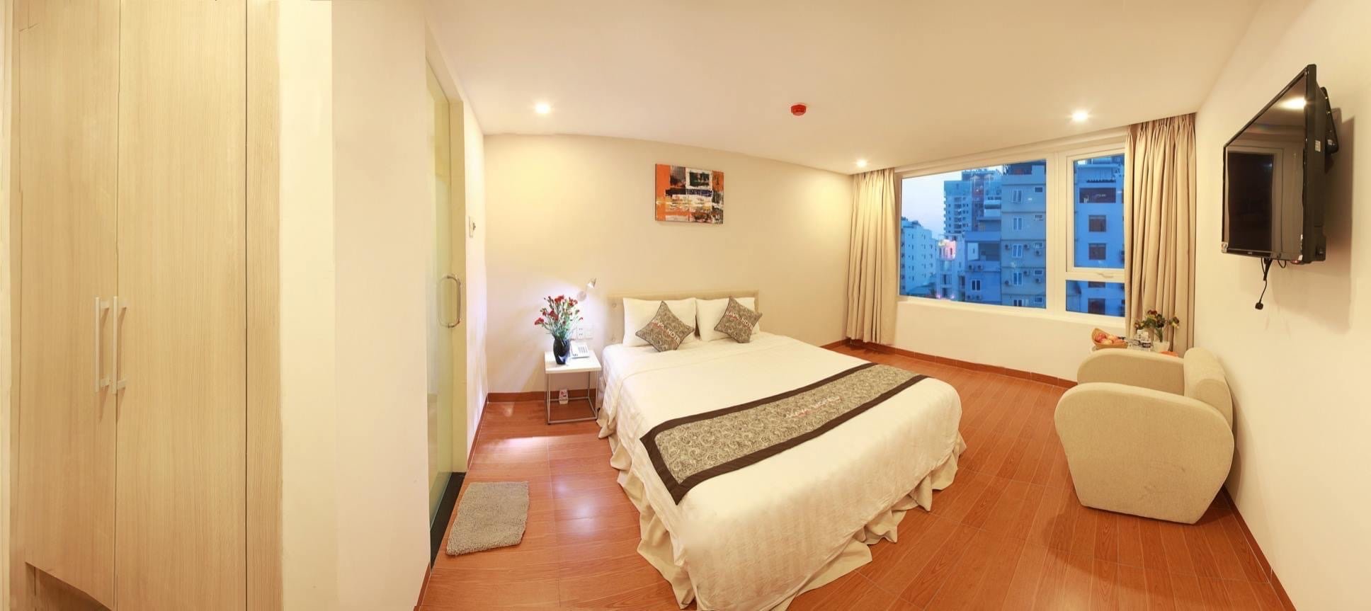 Cho thuê khách sạn 8 tầng Phan Liêm, 34 phòng.