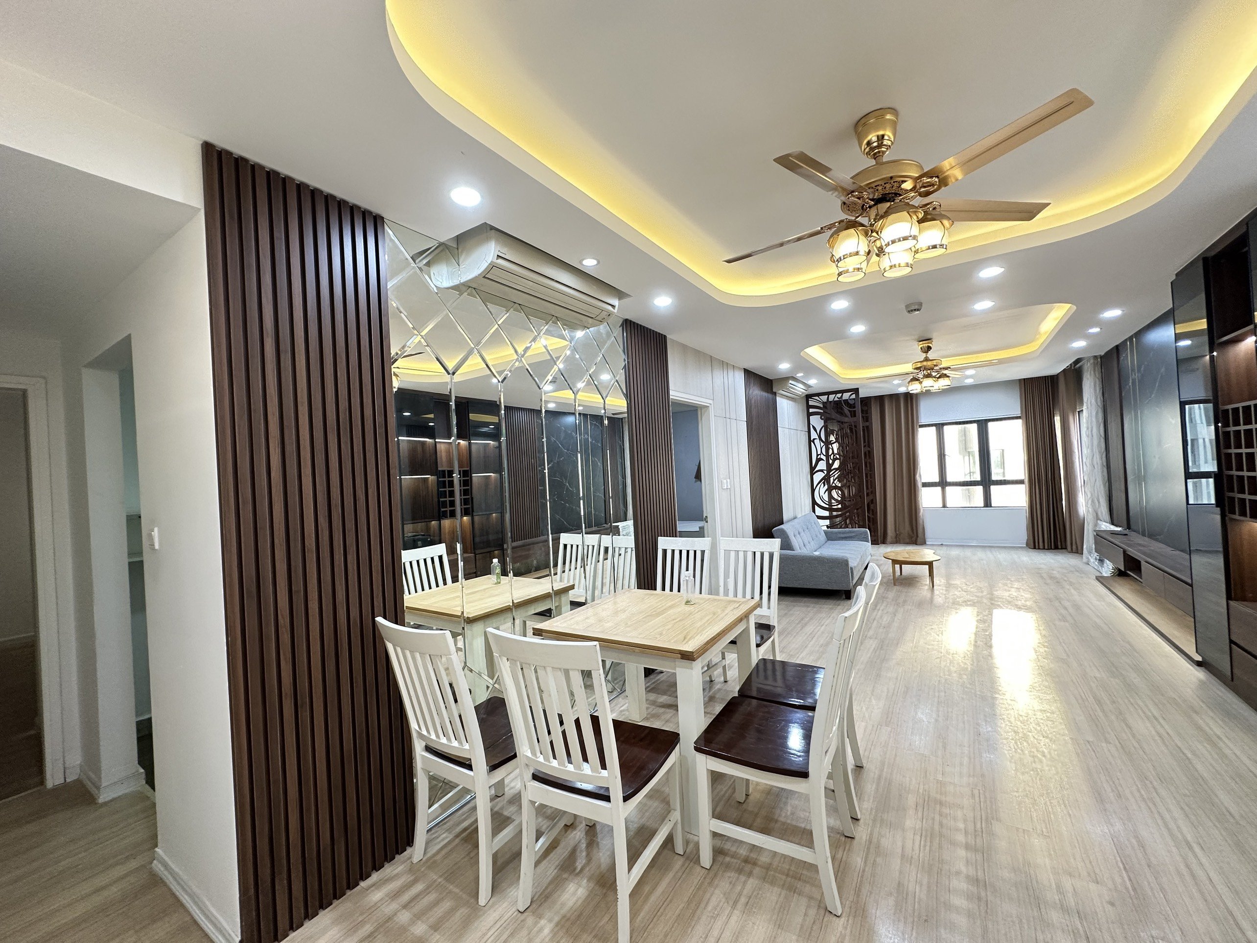 Chính chủ bán căn hộ Mulberry Lane, toà D tầng 16, nội thất cơ bản, oto đỗ hầm