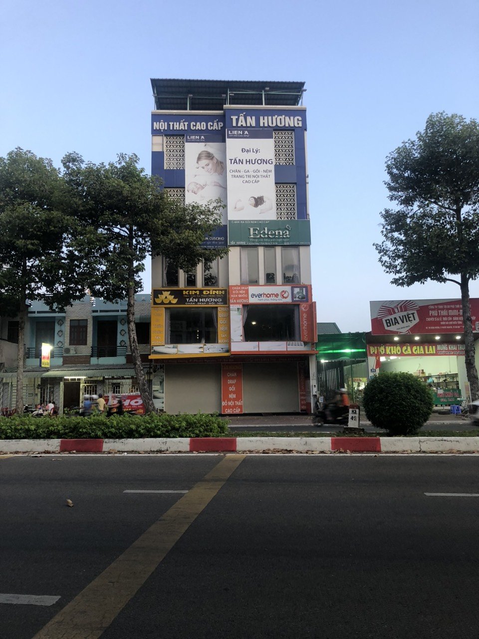 Cần bán Nhà mặt tiền đường Hùng Vương, Chọn, Diện tích 560m², Giá Thương lượng