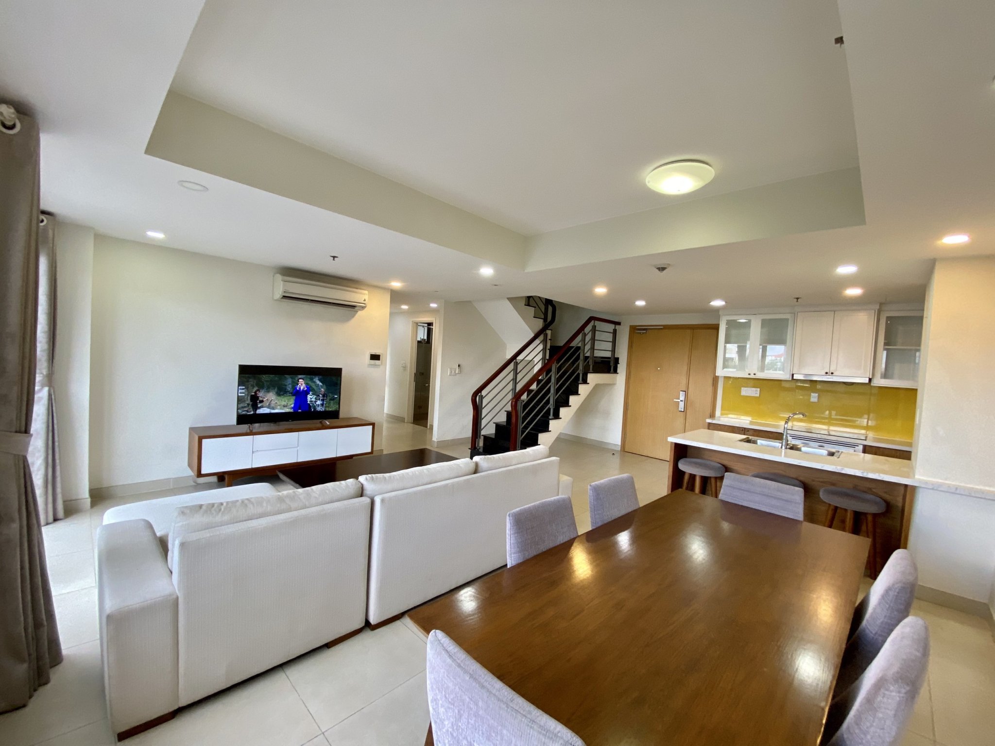 duplex Masteri Apartment for rent 177m2 50mil/mth, full furniture with 2 floors 4