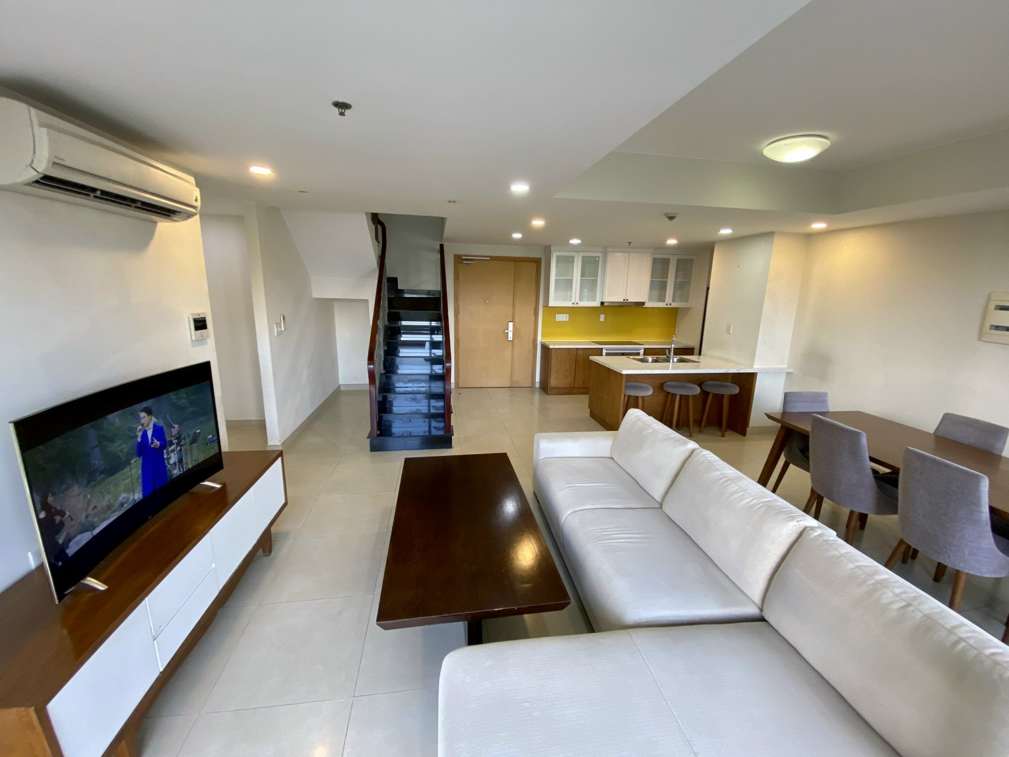 duplex Masteri Apartment for rent 177m2 50mil/mth, full furniture with 2 floors 7