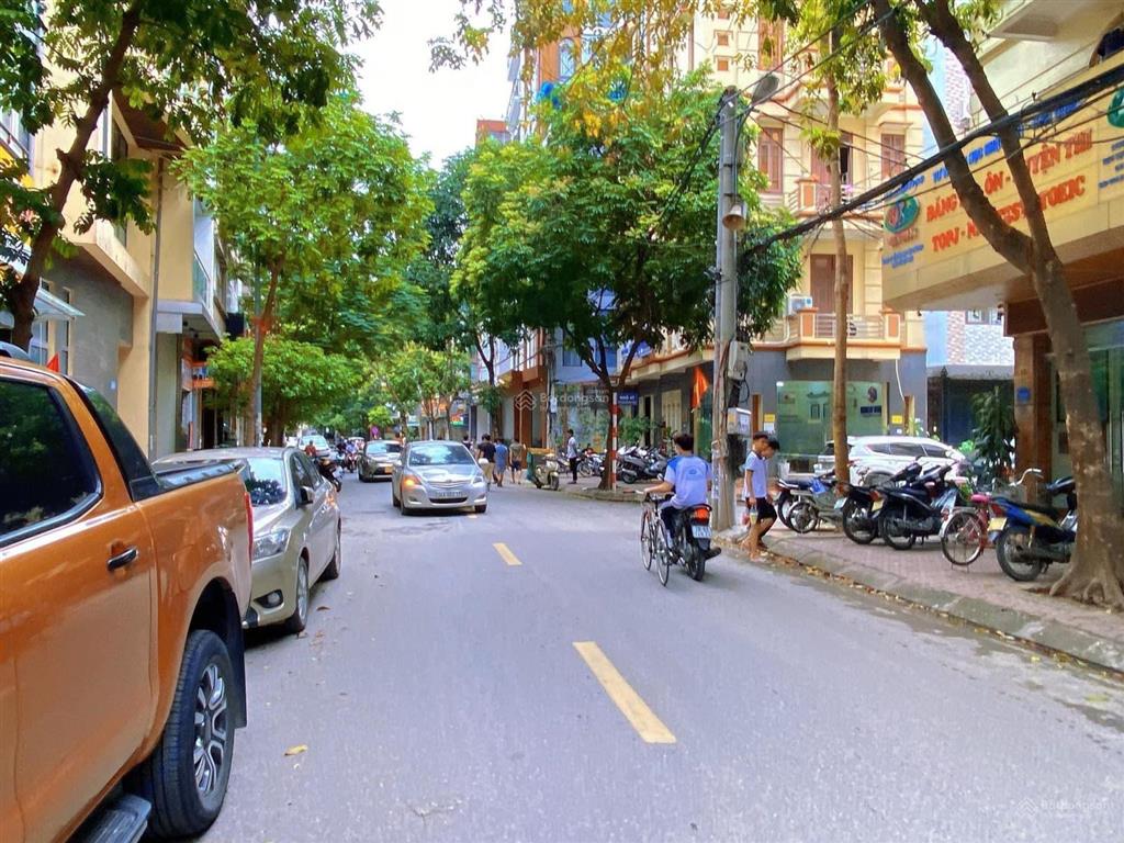 Cần bán Nhà mặt tiền đường Nguyễn Khả Trạc, Phường Mai Dịch, Diện tích 70m², Giá Thương lượng