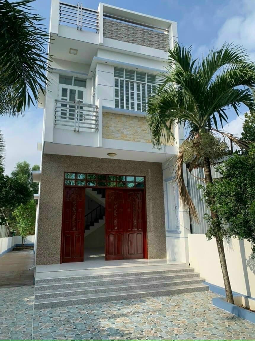 Bán nhà 1 trệt 2 lầu mt huyện 21 Phước Tuy giá rẻ đầu tư mua bội thu lợi nhuận