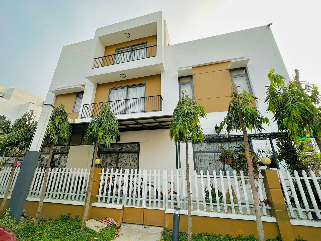 Cần bán Nhà mặt tiền dự án Thăng Long Home Hưng Phú, Diện tích 187m², Giá 17 Tỷ
