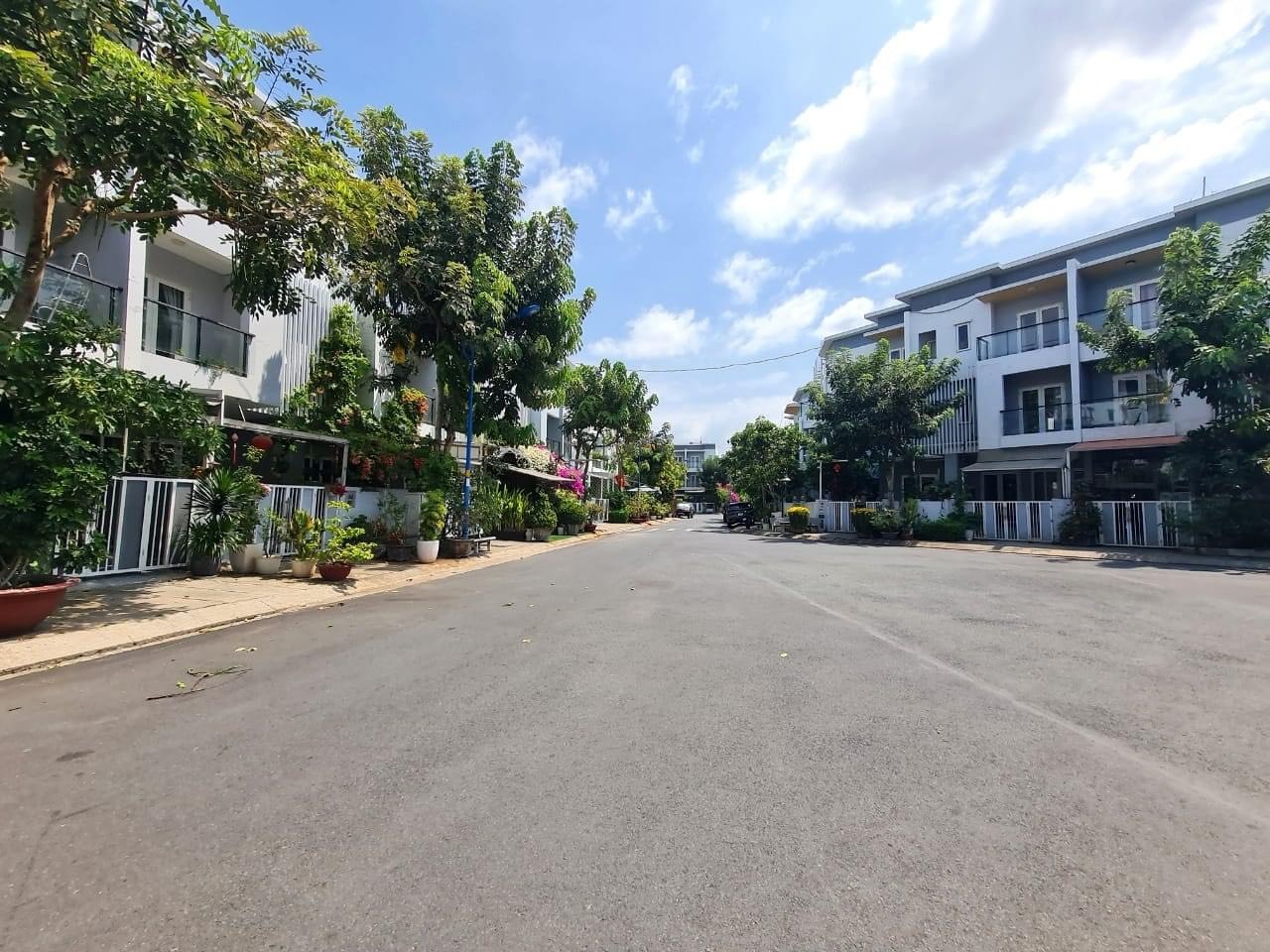 Cần bán Căn hộ chung cư Phường An Phú, Quận 2, Diện tích 100m², Giá 25 Tỷ 2