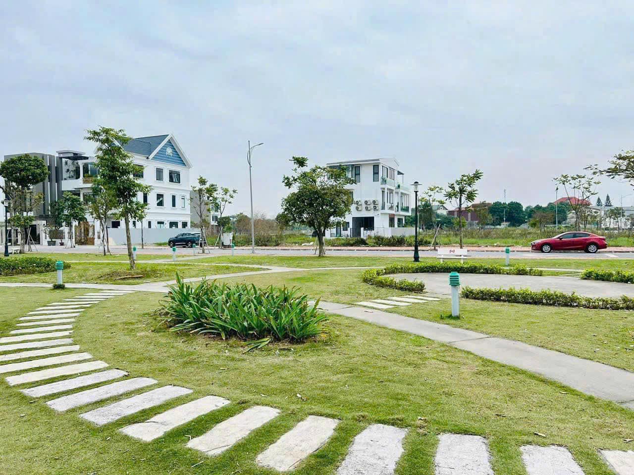 Bán đất nhà vườn KDC Trần Hưng Đạo, phường Ngọc Châu, TP HD, 202.5m2, mt 10m, view công viên