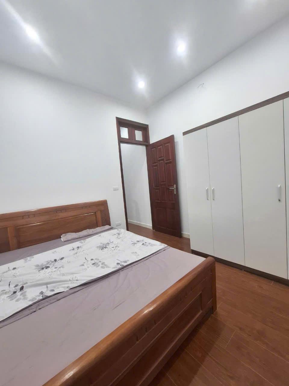 BÁN NHÀ 4 tầng đẹp, Hoàng Mai, 44m², 6.9 tỷ - Vị trí vàng, ô tô đỗ cửa 4