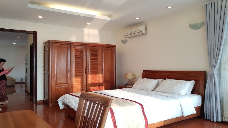 Cho thuê căn hộ view hồ Tây, 1PN, 50m2, Yên Hoa, Tây Hồ, đủ đồ 4