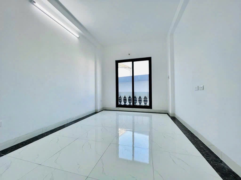 NHÀ ĐẸP DÂN XÂY PHỐ KIM QUAN 40M2, 5 TẦNG, MẶT TIỀN 4M,6.3 TỶ,LONG BIÊN. 4