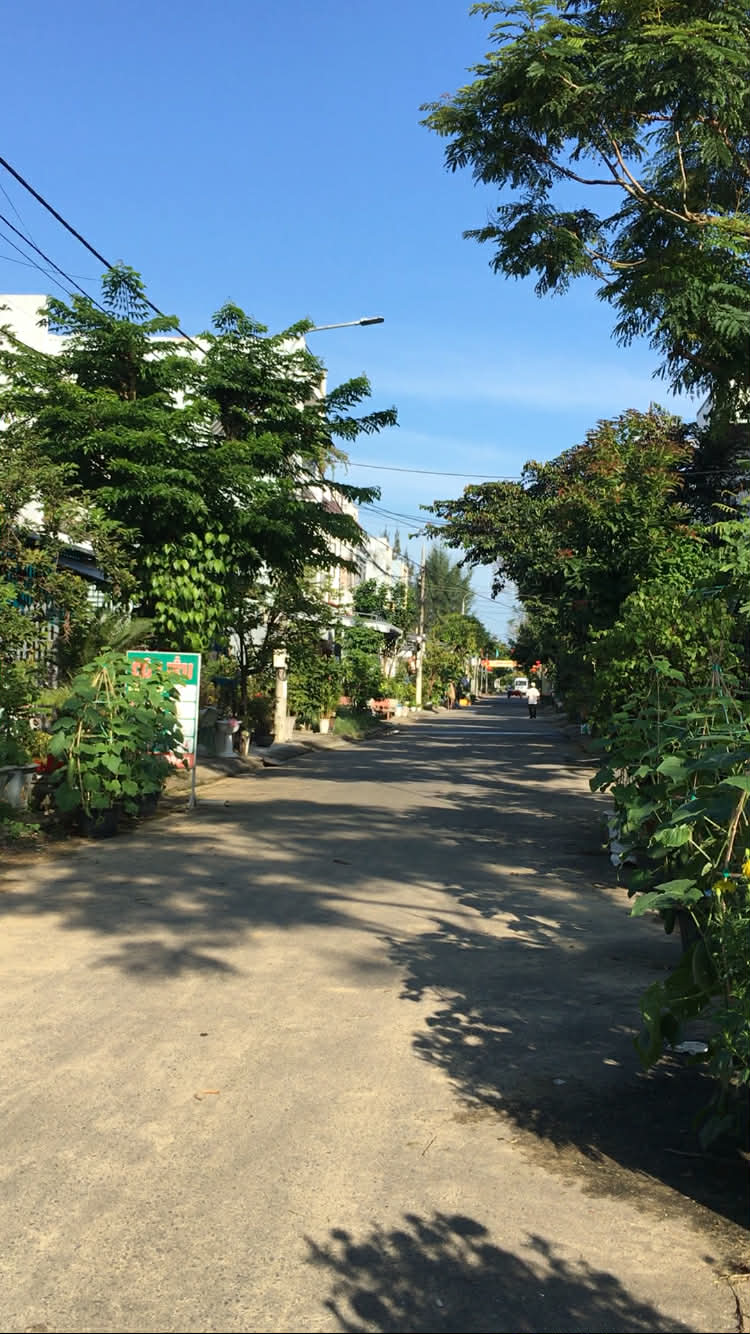 CHỈ 4.X (đ) - GẦN LÀNG ĐẠI HỌC - SÁT VÕ CHÍ CÔNG - DT 90m - Đ.5m5.