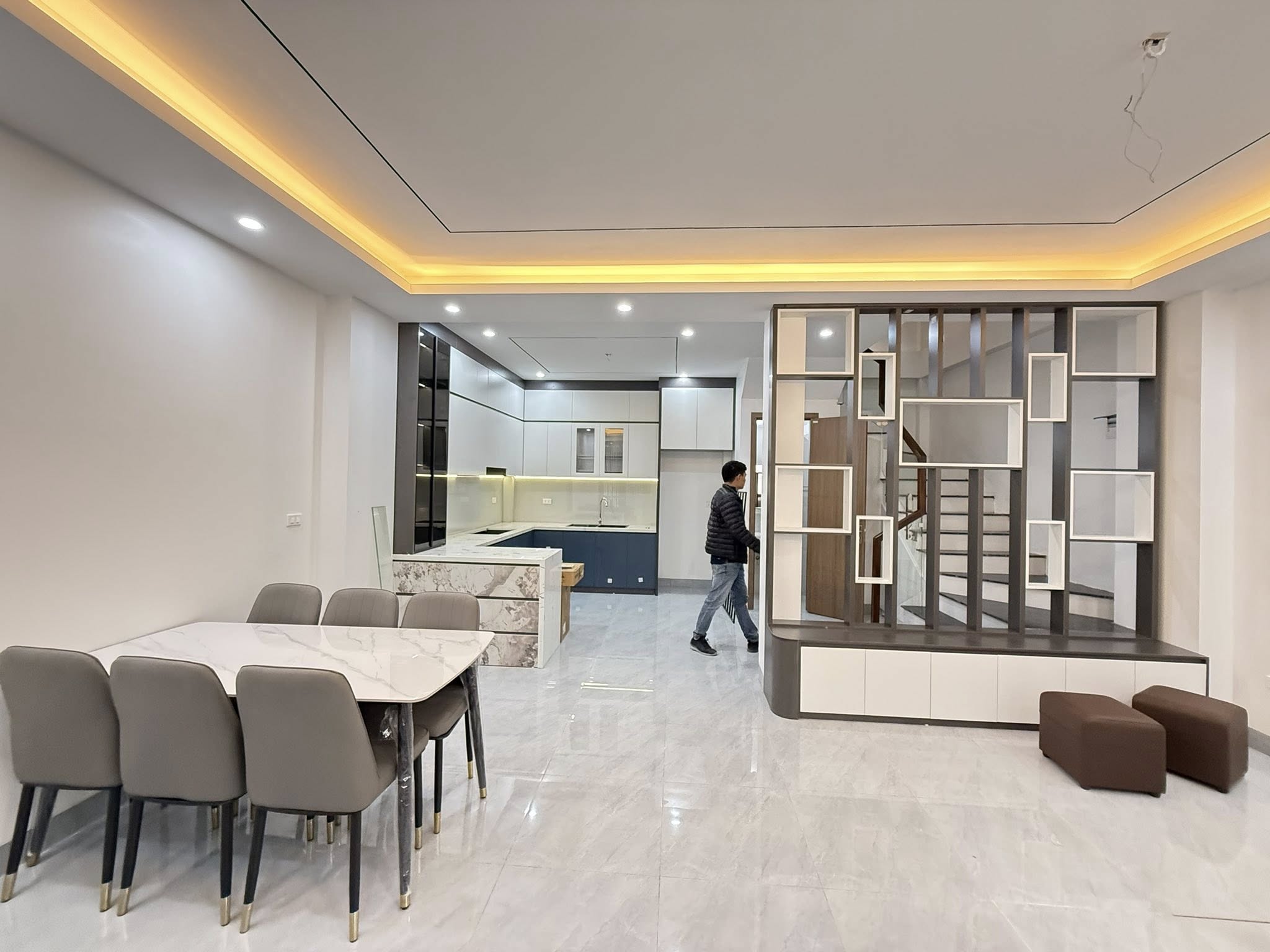 Bán nhà An Khánh 50,8M xây 4 Tầng, 5 phòng ngủ, sẵn nội thất, ô tô đỗ giá 6.5 tỷ