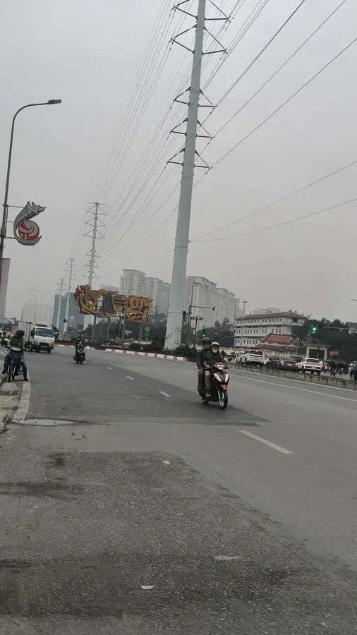 Hiếm nhà đẹp 5 tầng mặt phố Nguyễn Thanh Bình, 34m3, mặt tiền rộng 4m, thang máy, vị trí đẹp, KD