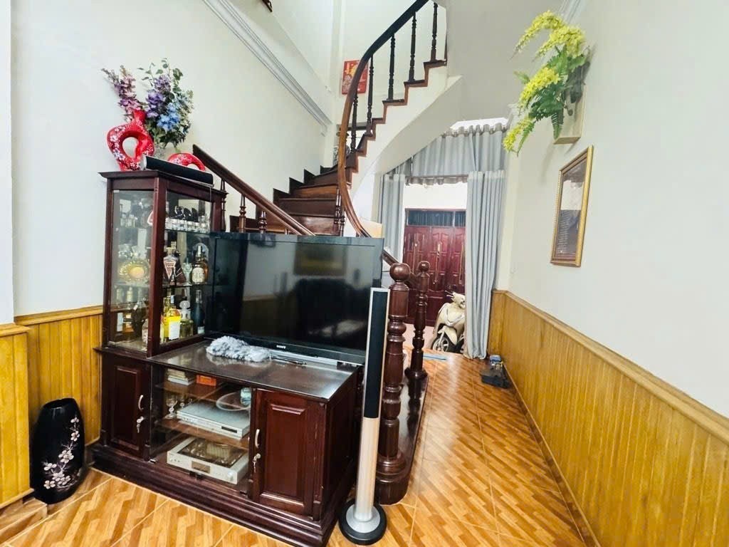 ĐÓN TẾT AN CƯ! Nhà trung tâm Đống Đa 4 tầng, ngõ 3 gác, tiện ích đỉnh