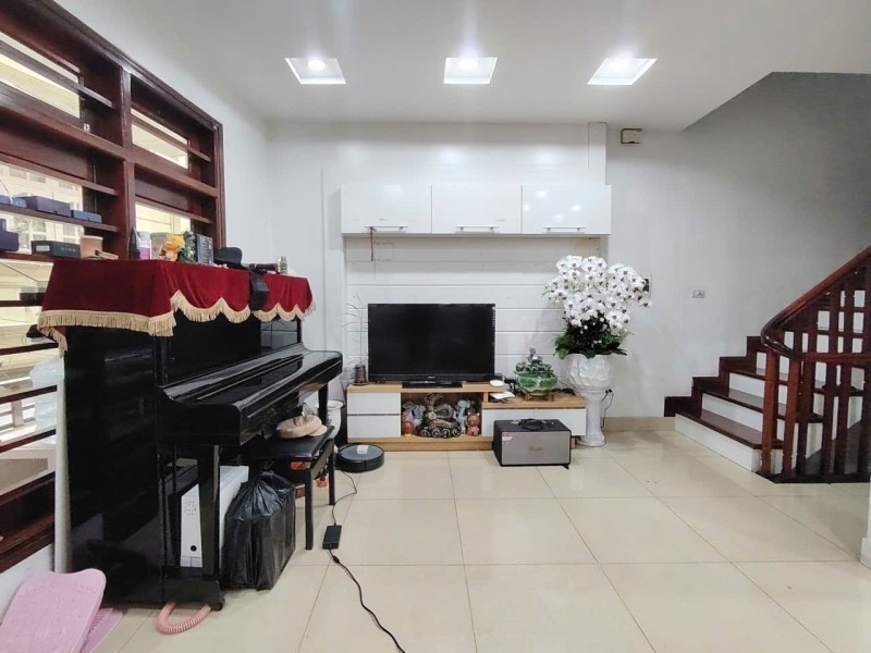 BÁN NHÀ NGUYỄN VĂN CỪ – Ô TÔ TRÁNH – GARA – TRUNG TÂM LONG BIÊN