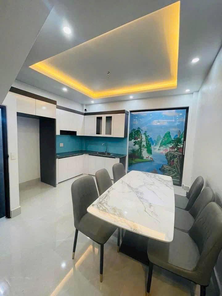 Bán căn nhà 3.5 tầng ngõ đường Hồng Quang, TP Hải Dương, 52.8m2, mt 4.32m, 4 ngủ, ngõ oto 3