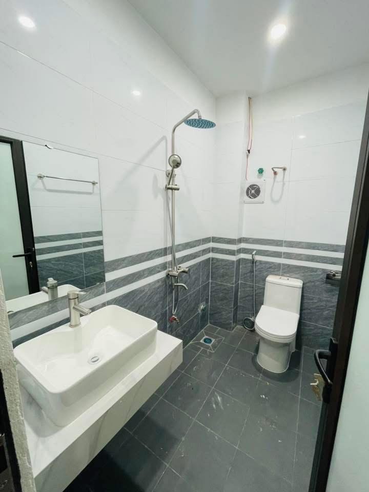 Bán nhà 5 tầng Liên Mạc – Thượng Cát, Bắc Từ Liêm, ô tô đỗ cổng, 3 ngủ, giá hơn 5 tỷ 3