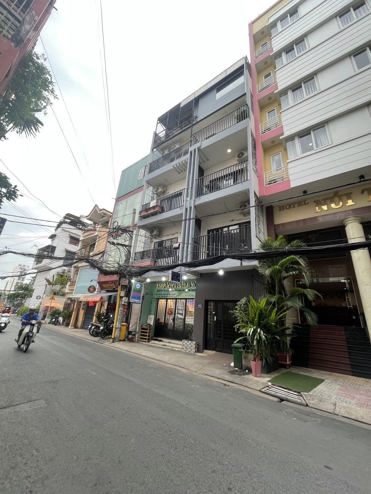 TÒA NHÀ VP 5 TẦNG - 101m2 NGANG 7.5m GẦN ETOWN - 29.5 TỶ 9