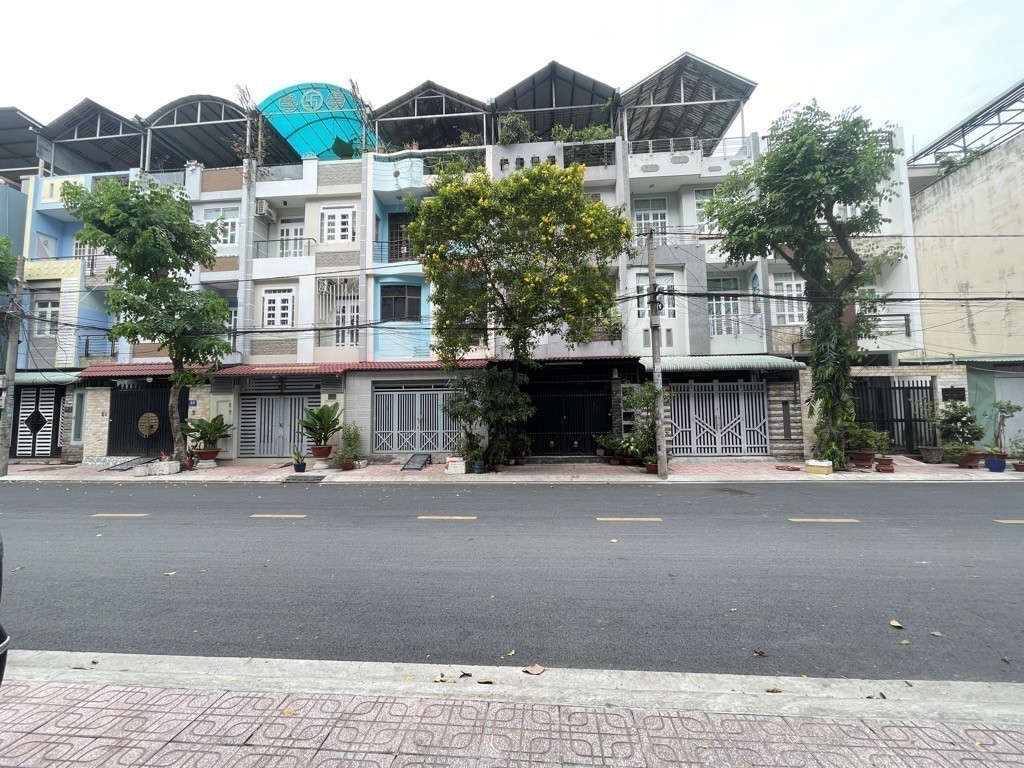 Nhà mặt tiền xe hơi 4 tầng gần chợ Phú Lợi 2 ngang 5m Hoàn công đủ- 0931172218 5