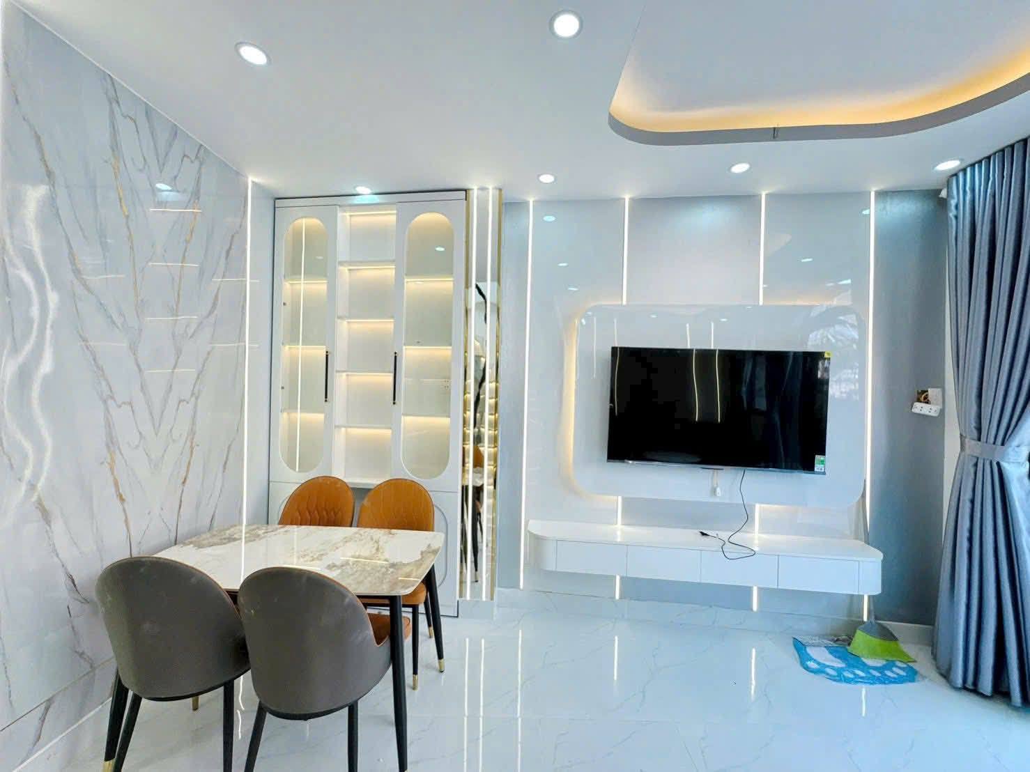 TUYỆT PHẨM NHÀ PHỐ Q7: 60M2, 2 TẦNG, SỔ ĐỎ CHÍNH CHỦ, GIÁ HỜI CHỈ 4.2 TỶ, ĐƯỜNG HUỲNH TẤN PHÁT 3