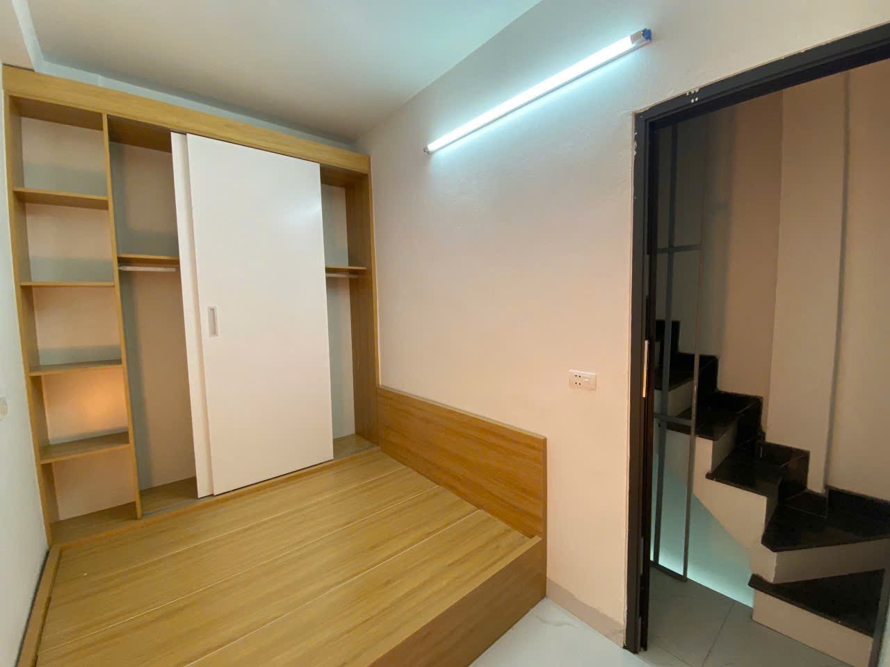 CHỈ DÀNH CHO NGƯỜI THÔNG THÁI: lô góc 2 thoáng Khâm Thiên, sổ riêng, chỉ 1.9 tỷ. 3