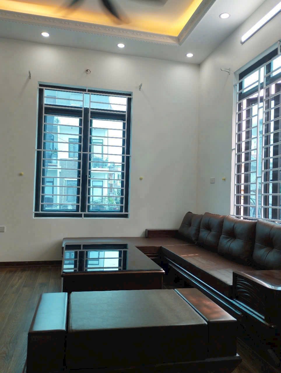 Bán căn nhà 4 tầng lô góc ngõ phố Đinh Văn Tả, ph Bình Hàn, TP HD, 52.2m2, 3 ngủ, 4 vs, gara 4