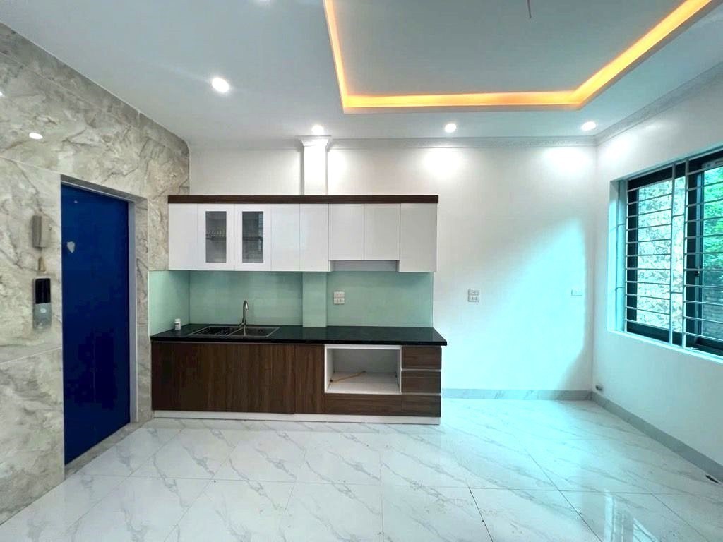 Bán nhà lô góc Thượng Cát 40m² thang máy quận Bắc Từ Liêm hơn 6 tỷ 2