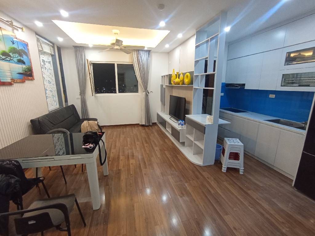 Bán căn hộ CT2C KĐT Nghĩa Đô- Căn góc 2N2VS 56,5m2 giá 6,8 tỷ