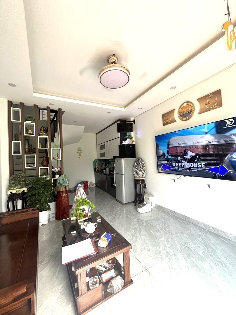 Bán nhà Hoàng Liên Thượng Cát 5 tầng xây mới – ô tô đỗ cửa – cách ô tô tránh hơn 10m – giá nhỉnh 6