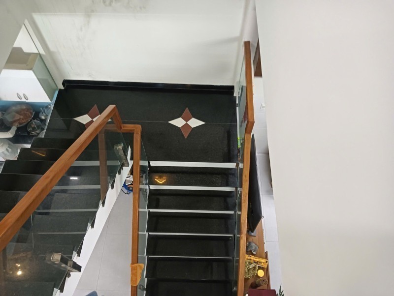 NHÀ 2 TẦNG ĐẸP, CÒN MỚI – KIỆT 6M LÊ VĂN HIẾN – THÔNG ĐẶNG THÁI THÂN 6.x 4