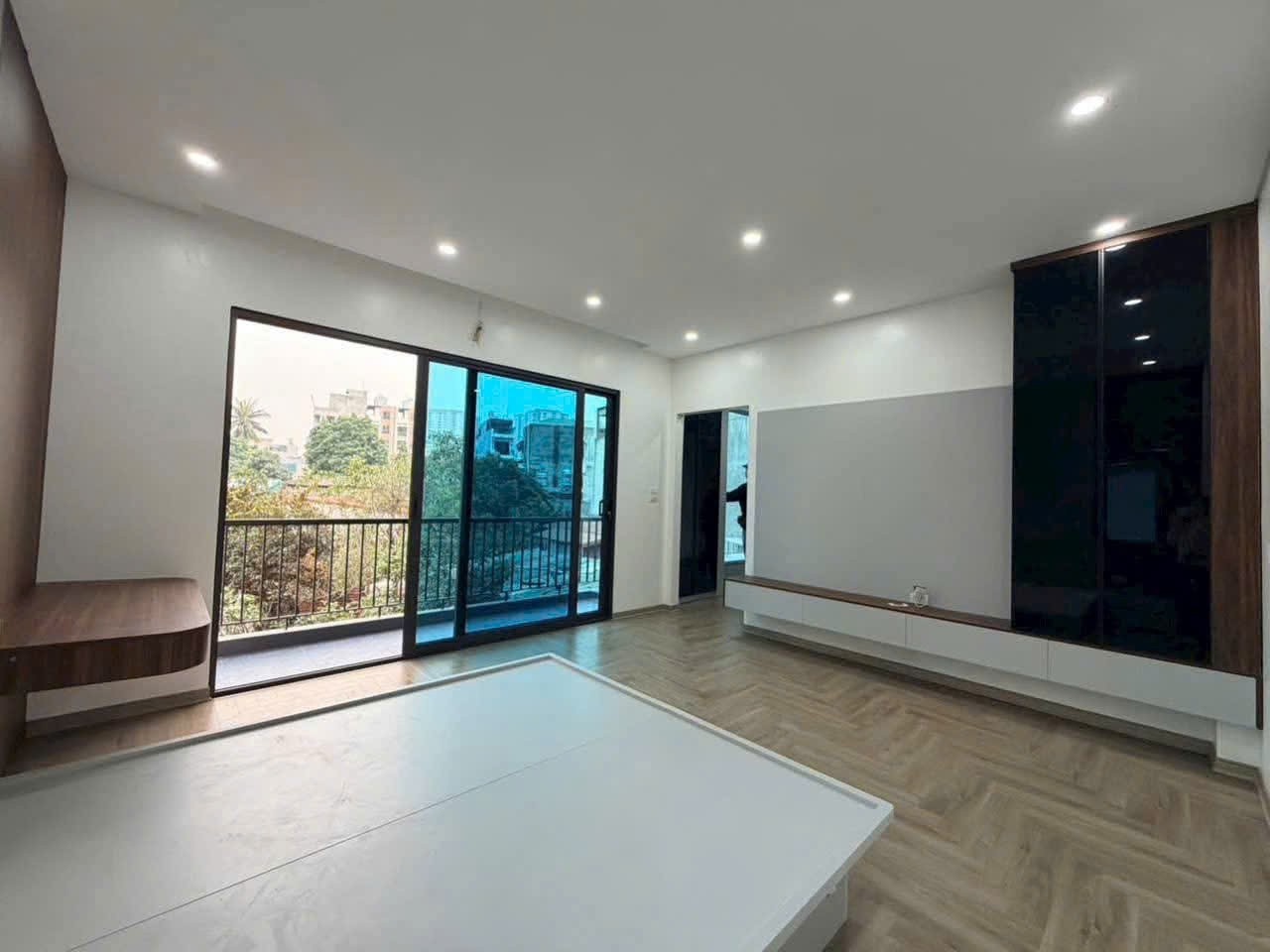 Bán nhà Thạch Bàn - Long Biên. Sát Cổ Linh - Gần Aeon. 50m x 5T. LH 0965858116 5