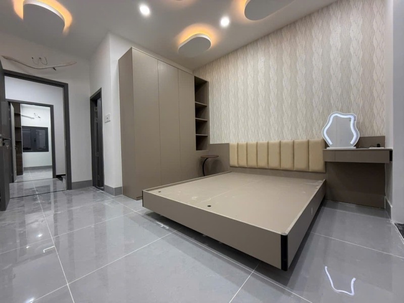 Bán nhà mặt phố đường số 8, Phường Tăng Nhơn Phú, TP HCM. DT 130m2, 3 tầng, 5PN, SH, 10.9 tỷ. 4