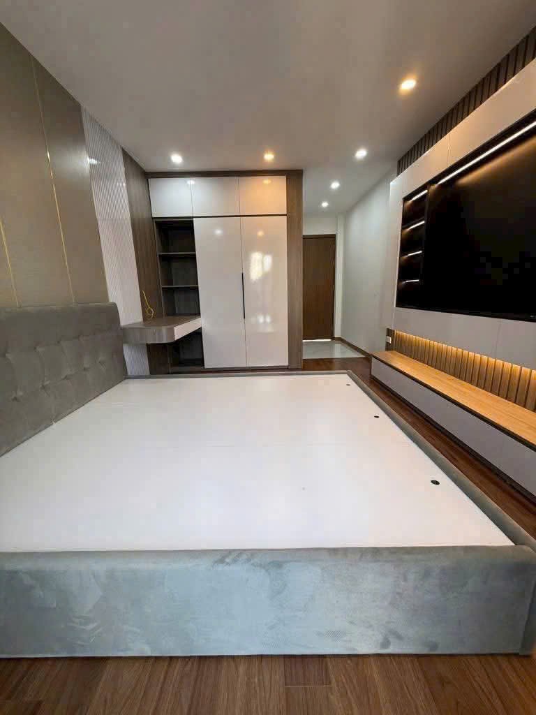 Cần bán Nhà mặt tiền Phường Thạch Bàn, Long Biên, Diện tích 36m², Giá 8.25 Tỷ 6
