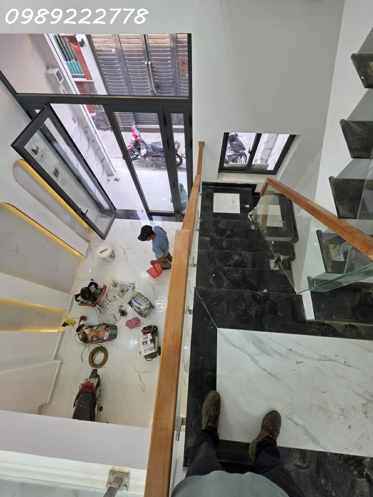 BÁN NHÀ   MỚI TINH LÊ VĂN SỸ ,QUQN65 3 -  4 TẦNG  -CHỦ TẶNG FULL NỘI THẤT - 5PN 6WC - KHU  ẨM THỰC 4