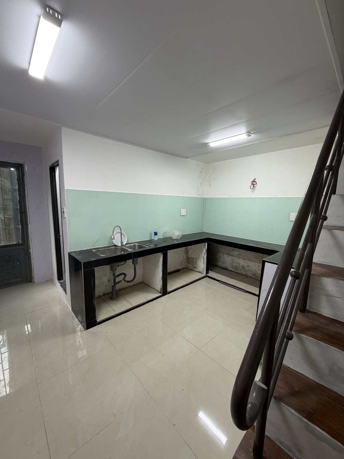 Bán nhà mặt tiền Bùi Lâm 56m2, giá 5.95 tỷ, vị trí đẹp, dân cư đông đúc 2