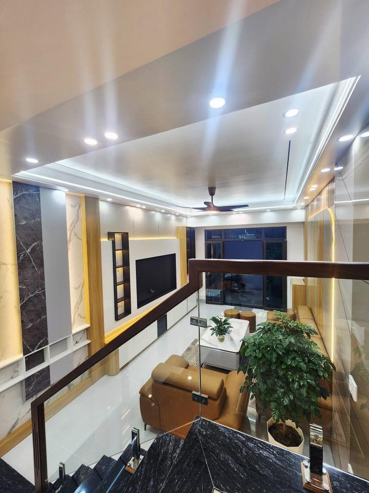 Bán căn nhà 3 tầng đẹp ngõ phố Vũ Hựu, ph Thanh Bình, TP HD, 58.5m2, 3 ngủ, 3 vs, chỉ 3.2x tỷ 9