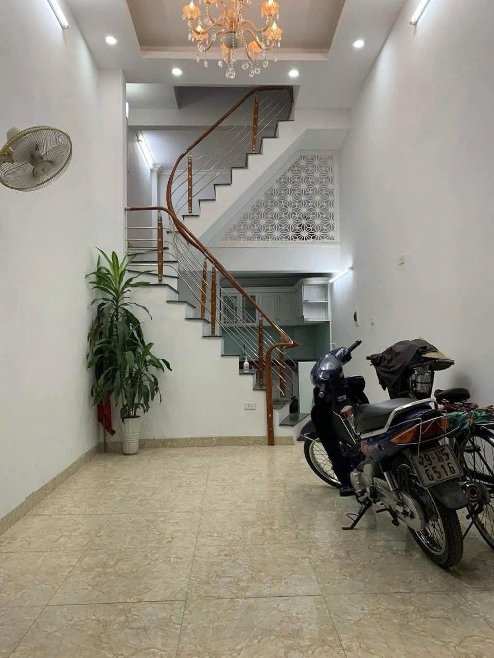 Cho thuê nhà ngõ 47 đường Khương Trung Thanh Xuân 40m x 4T giá 12.5tr FULL ĐỒ