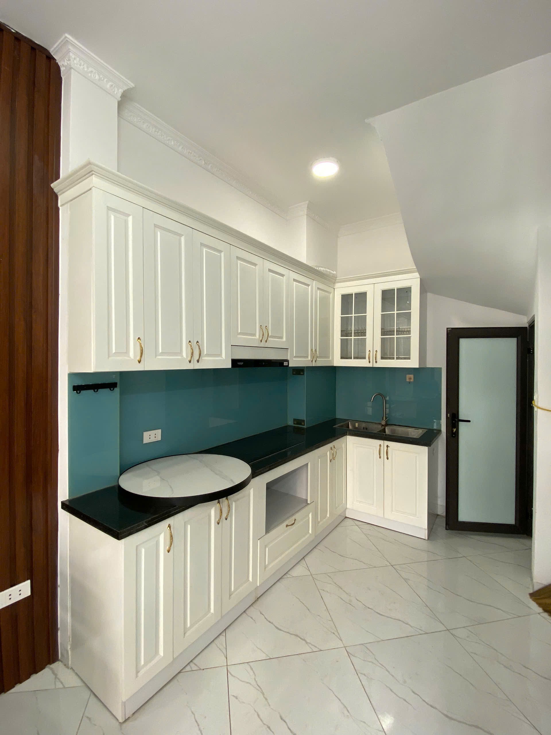 Cho thuê nhà nguyên căn sạch đẹp ở Mỹ Đình - Nam Từ Liêm 31m x 5T giá 13 triệu 3