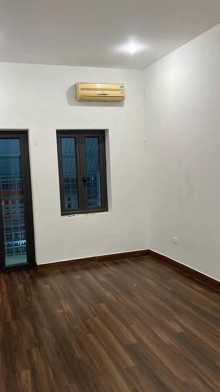 Cho thuê nhà ngõ Lê Thanh Nghị, Bạch Mai, Hai Bà Trưng 35m x 3 tầng giá 10 triệu