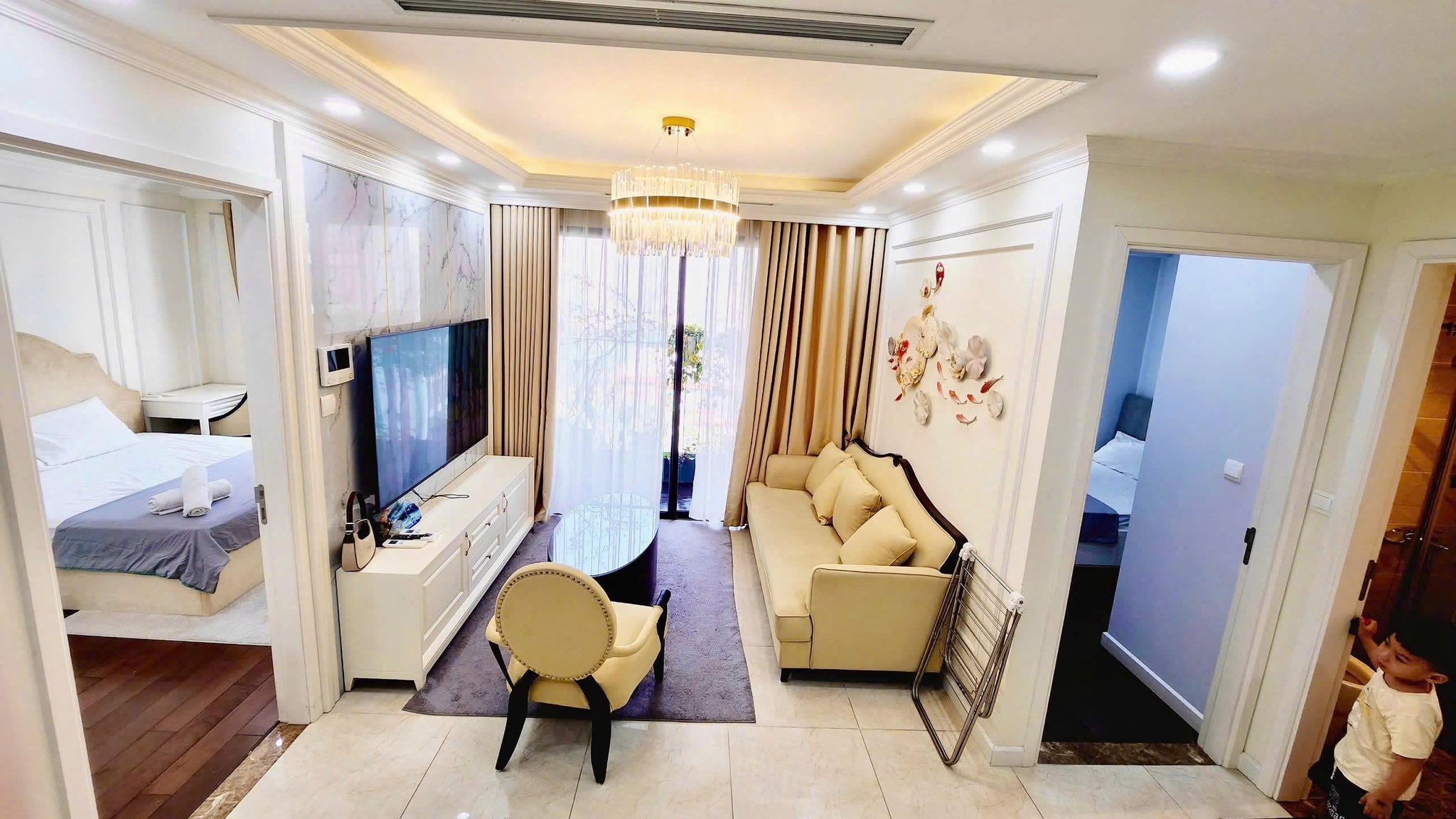 Bán căn 2PN VINHOMES D'CAPITALE view hồ giá rẻ nhất 9 tỷ 2