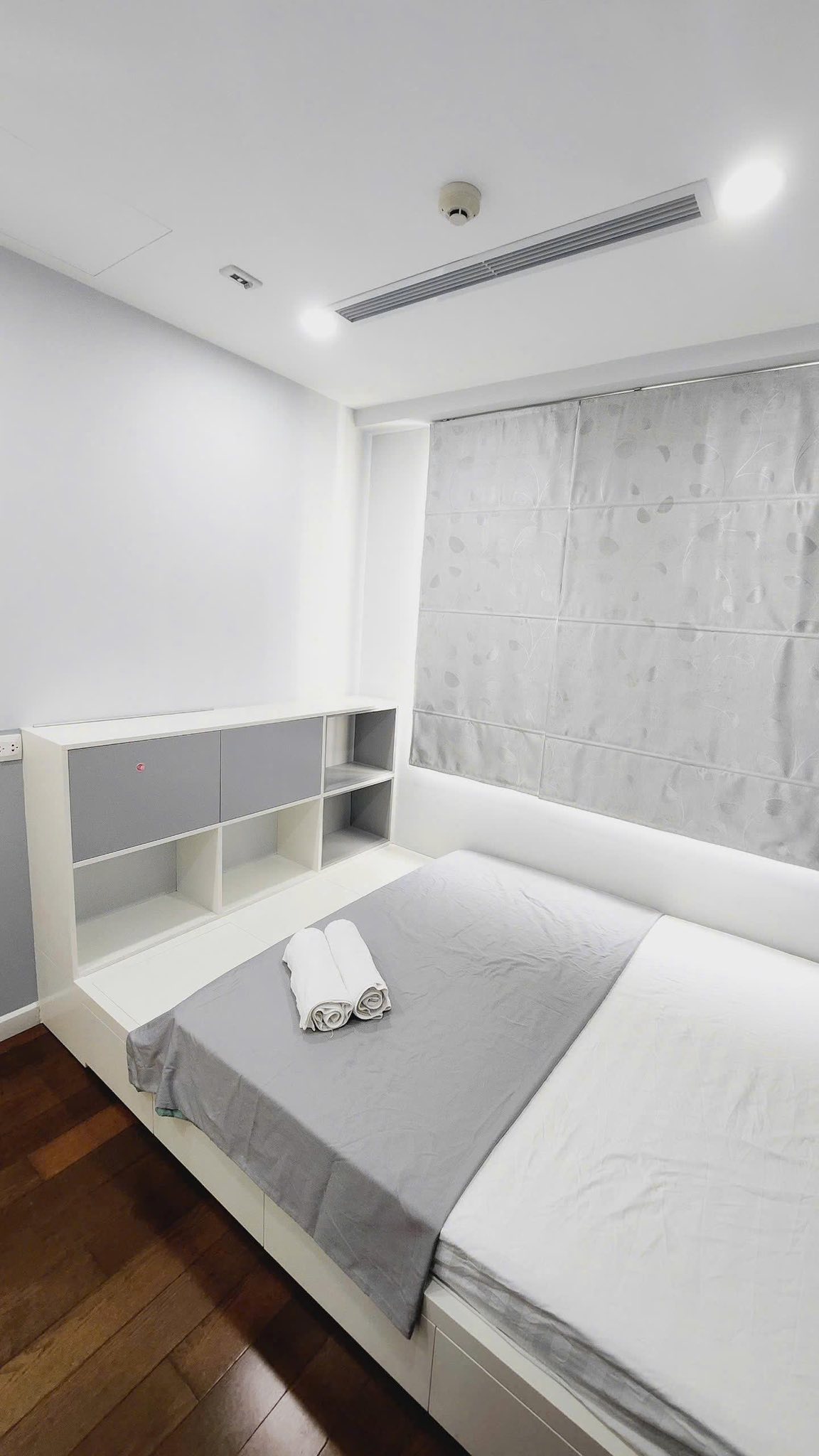 Bán căn 2PN VINHOMES D'CAPITALE view hồ giá rẻ nhất 9 tỷ 5