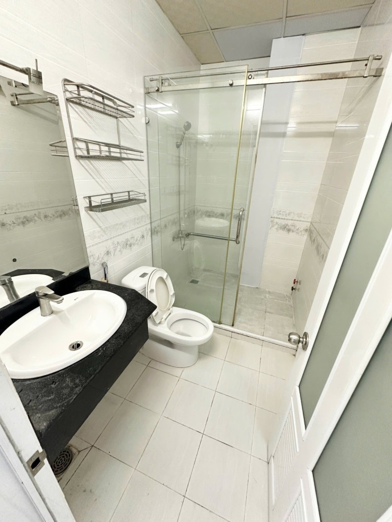 Bán nhà đường số 39, Bình Trưng Tây, Q2, TP HCM. DT 94m2, 4 tầng, 8PN. Giá 11.8 tỷ, SHR. 0933125879 4