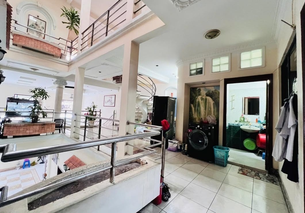 VILLA ĐƯỜNG PHAN XÍCH LONG - 3 TẦNG 241m2 8PN - 38 TỶ 8
