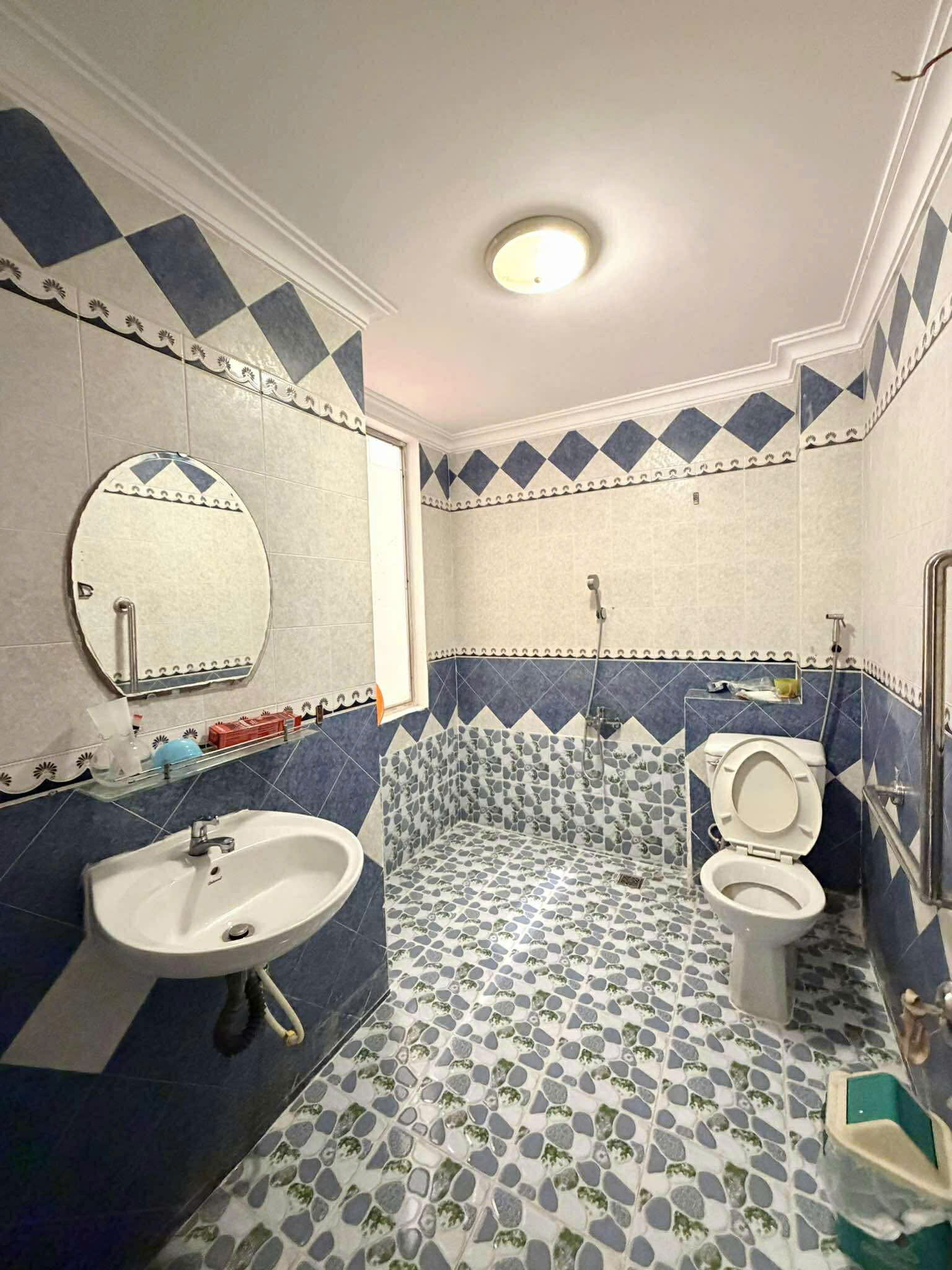 NHÀ HẺM XE TẢI 4 TẦNG THÍCH QUẢNG ĐỨC - 80m2 (4×20) - 16.5 TỶ 4