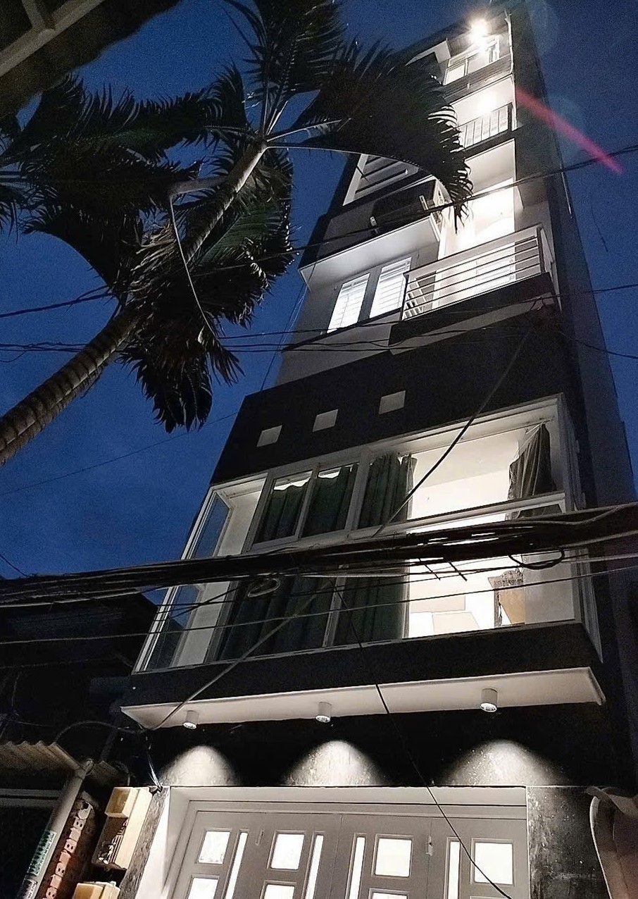Nhà bán đường Trần Quang Khải quận 1.KC:6 Tầng.Giá 8,6 tỷ 2