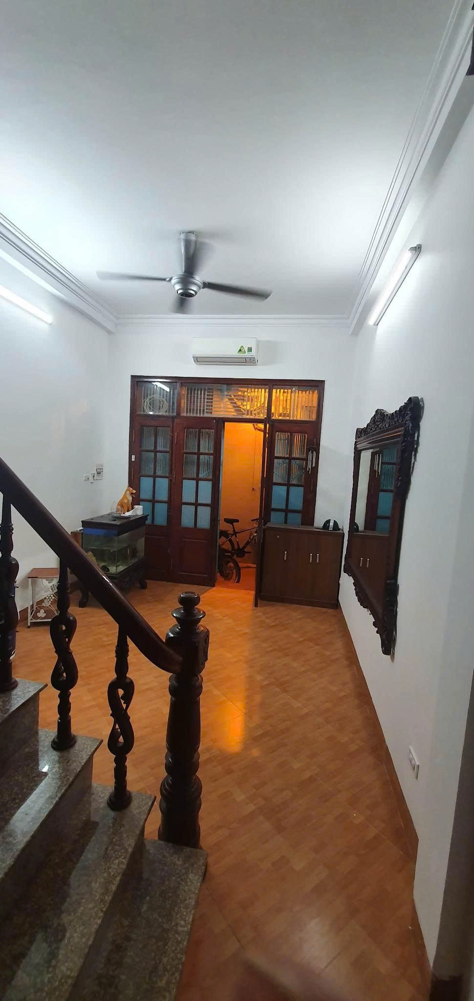 Cho thuê nhà mặt ngõ Chính Kinh - Thanh Xuân 30M X 5T giá 12.5tr FULL ĐỒ