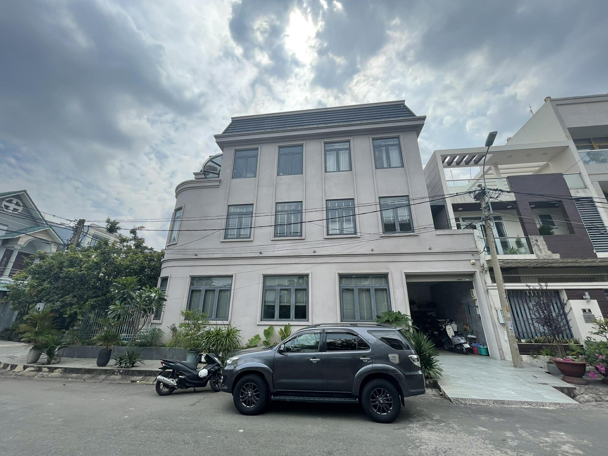 BIỆT THỰ MINI 2 MẶT TIỀN KHU GIGA MALL - FULL NỘI THẤT CAO CẤP - 28 TỶ 11