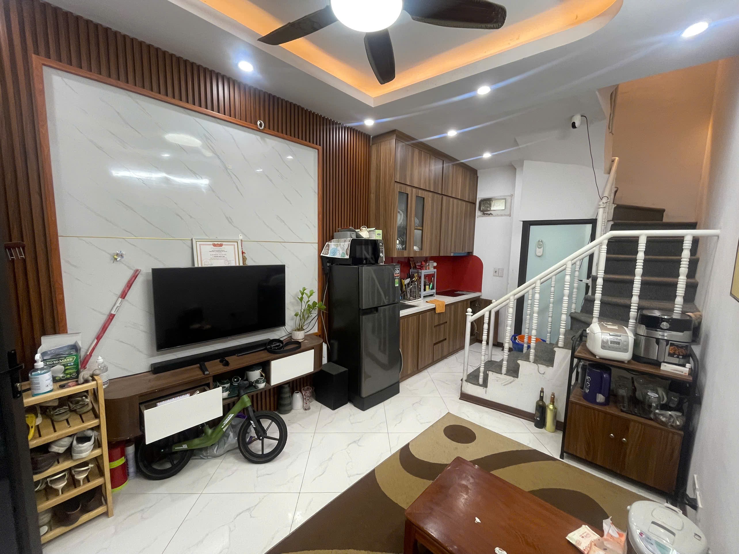 Cho thuê nhà ngõ 255 Nguyễn Khang, Cầu Giấy 20m x 5T giá 10.5 triệu ĐỦ ĐỒ